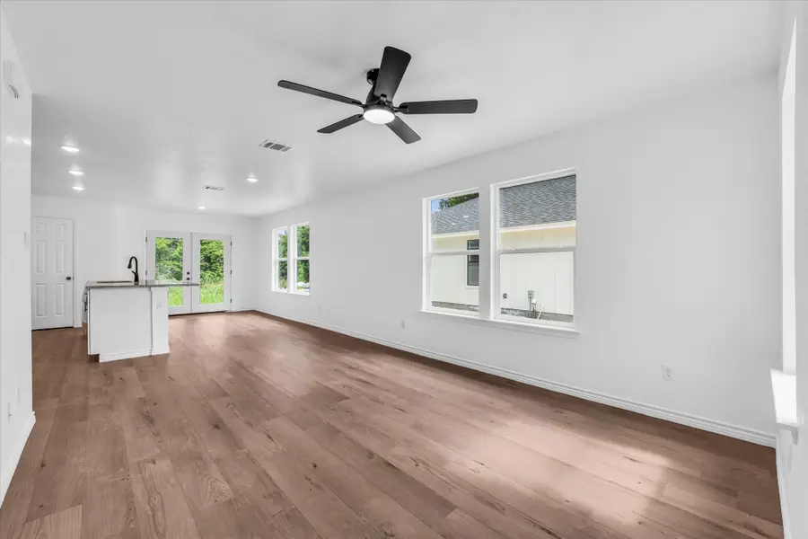 112 Avenue A, Moody, TX 76557 - #3