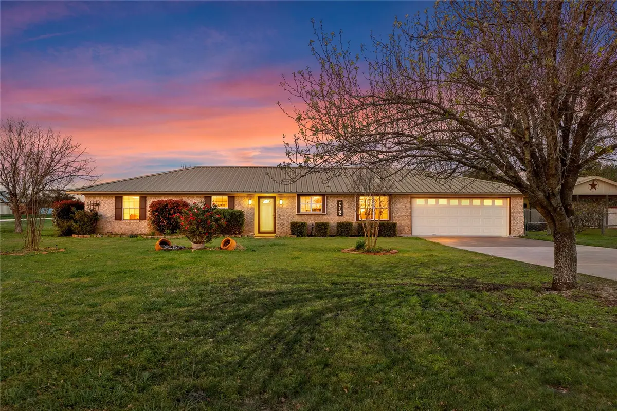 117 N 9th Street, Lott, TX 76656 - #1