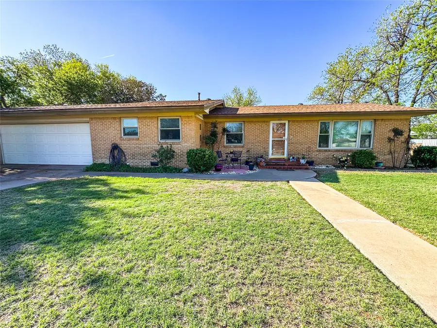 1001 SE 3rd Street, Knox City, TX 79529 - #2