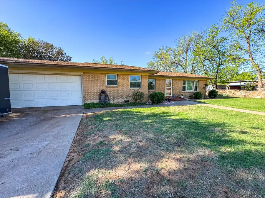 1001 SE 3rd Street, Knox City, TX 79529 - #3