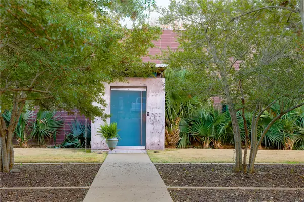 1302 Eastus Drive, Dallas, TX 75208