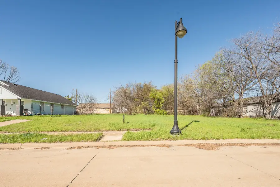 1054 Bransford Street, Fort Worth, TX 76104 - #2