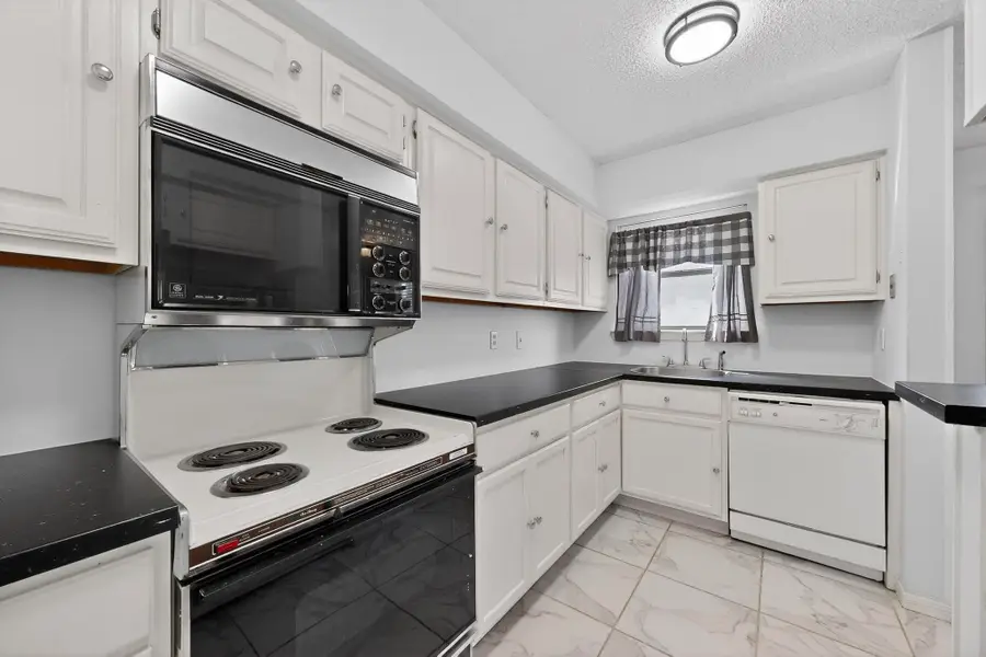 2106 Rainbow Drive #4212, Arlington, TX 76011 - #3