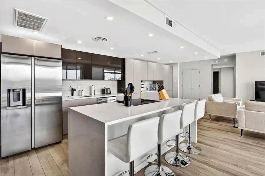 6211 Northwest Highway #400, Dallas, TX 75225 - #2