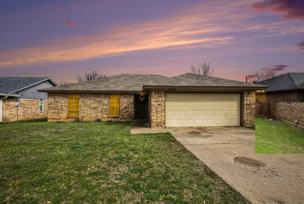 2808 Southpark Lane, Fort Worth, TX 76133