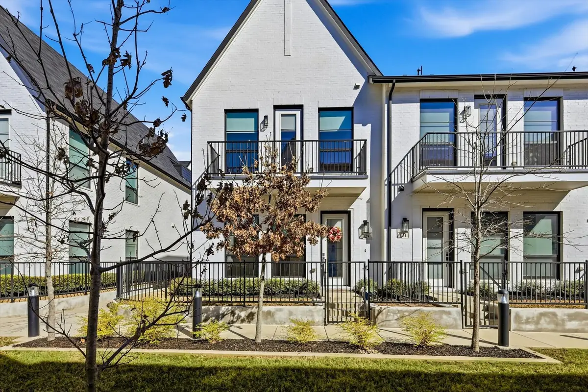 129 Garden Court E, Arlington, TX 76013 - #1