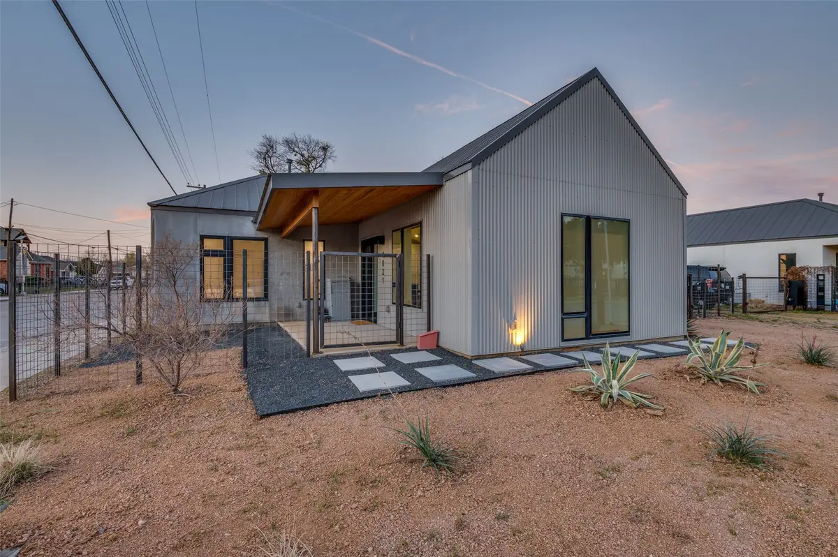 1021 Nomas Street, Dallas, TX 75208 - #1