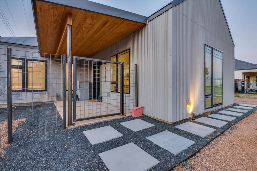 1021 Nomas Street, Dallas, TX 75208 - #2