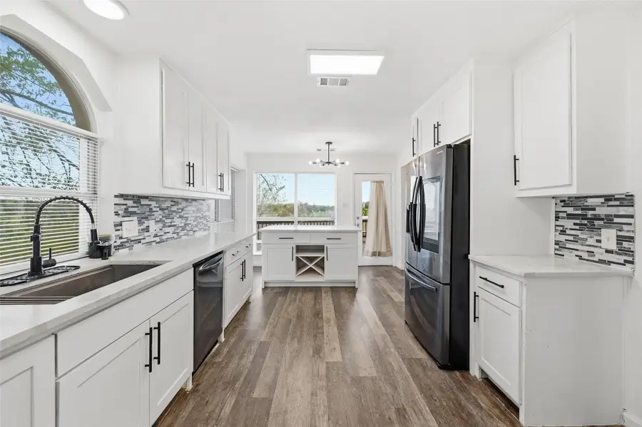 3901 Silver Meadow Lane, Grand Prairie, TX 75052 - #2