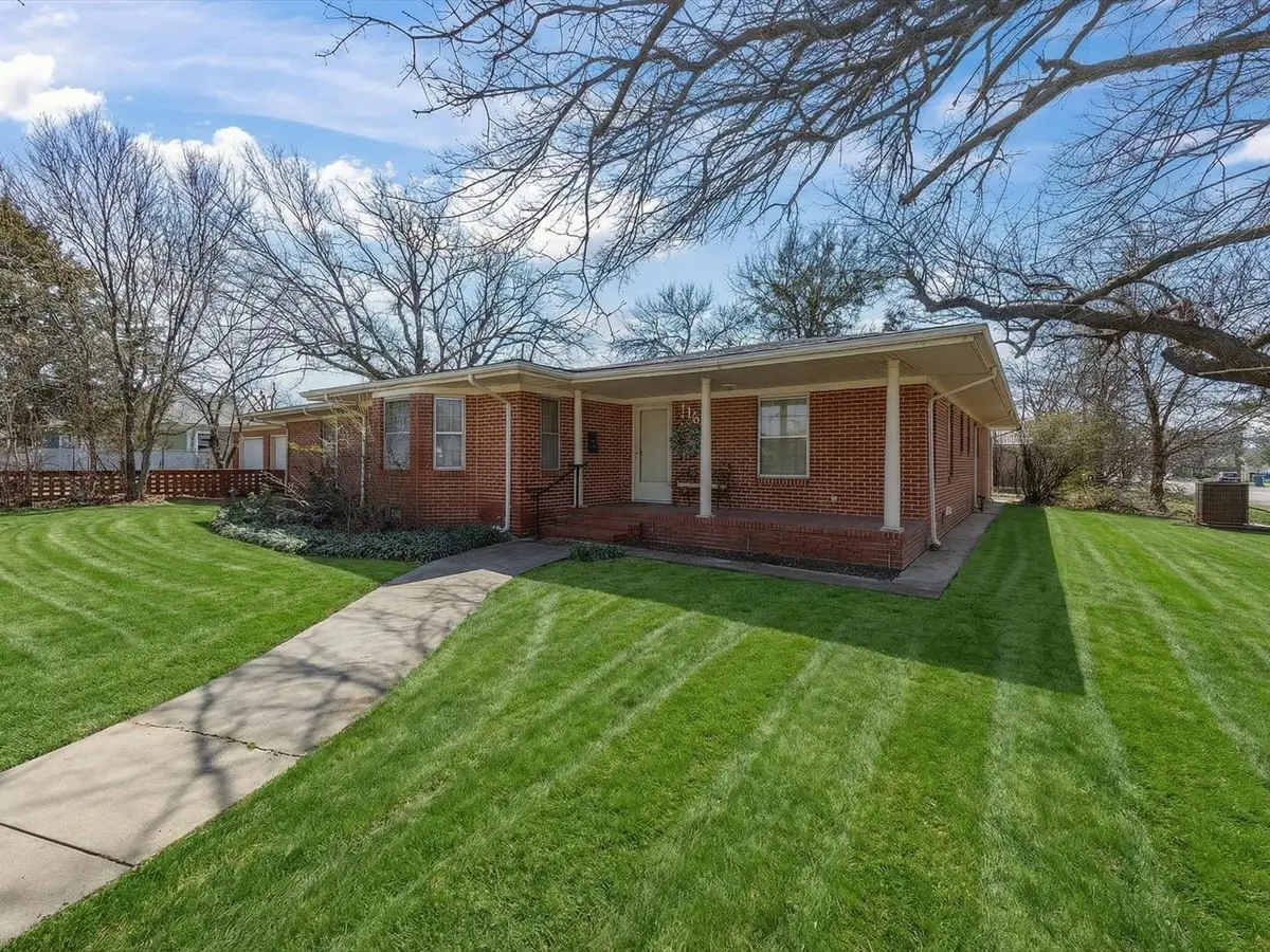 115 W Commerce Street, Henrietta, TX 76365 - #1