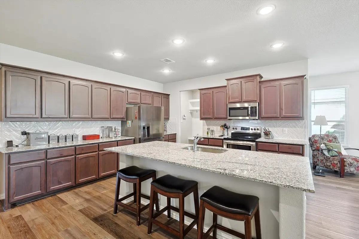 808 Feather Edge, Springtown, TX 76082 - #1