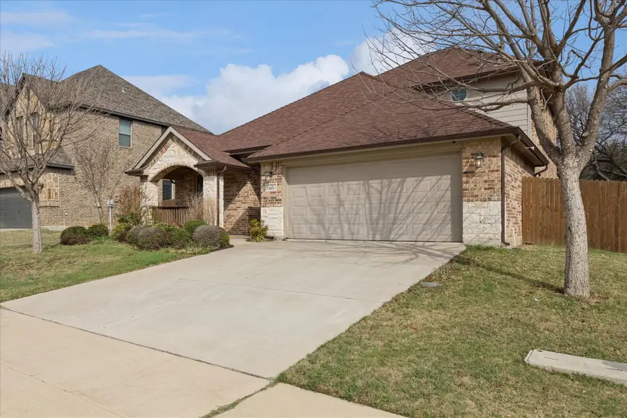 612 Ravenwood Drive, Saginaw, TX 76179 - #2