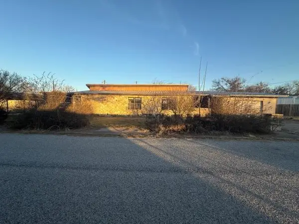 808 Flamingo Road, Granbury, TX 76049