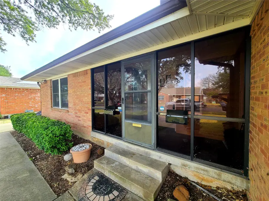 11040 Wyatt Street, Dallas, TX 75218 - #2