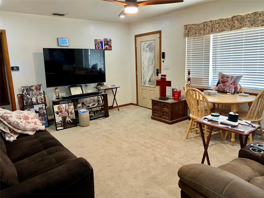 301 Sherman Street, Nocona, TX 76255 - #2