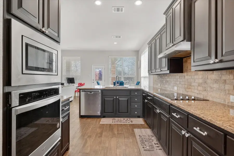 7815 Kettle Creek Drive, Arlington, TX 76001 - #2