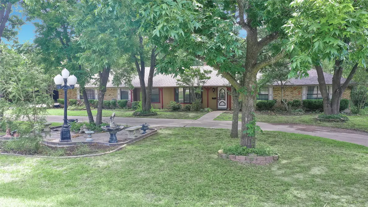 302 Wilcoxson Street, Farmersville, TX 75442 - #1