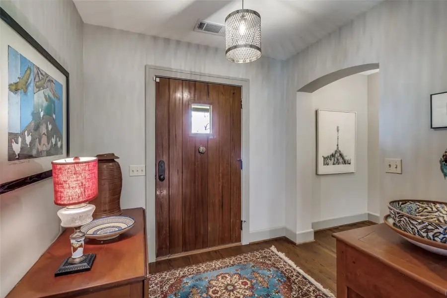 1230 N Winnetka Avenue, Dallas, TX 75208 - #3