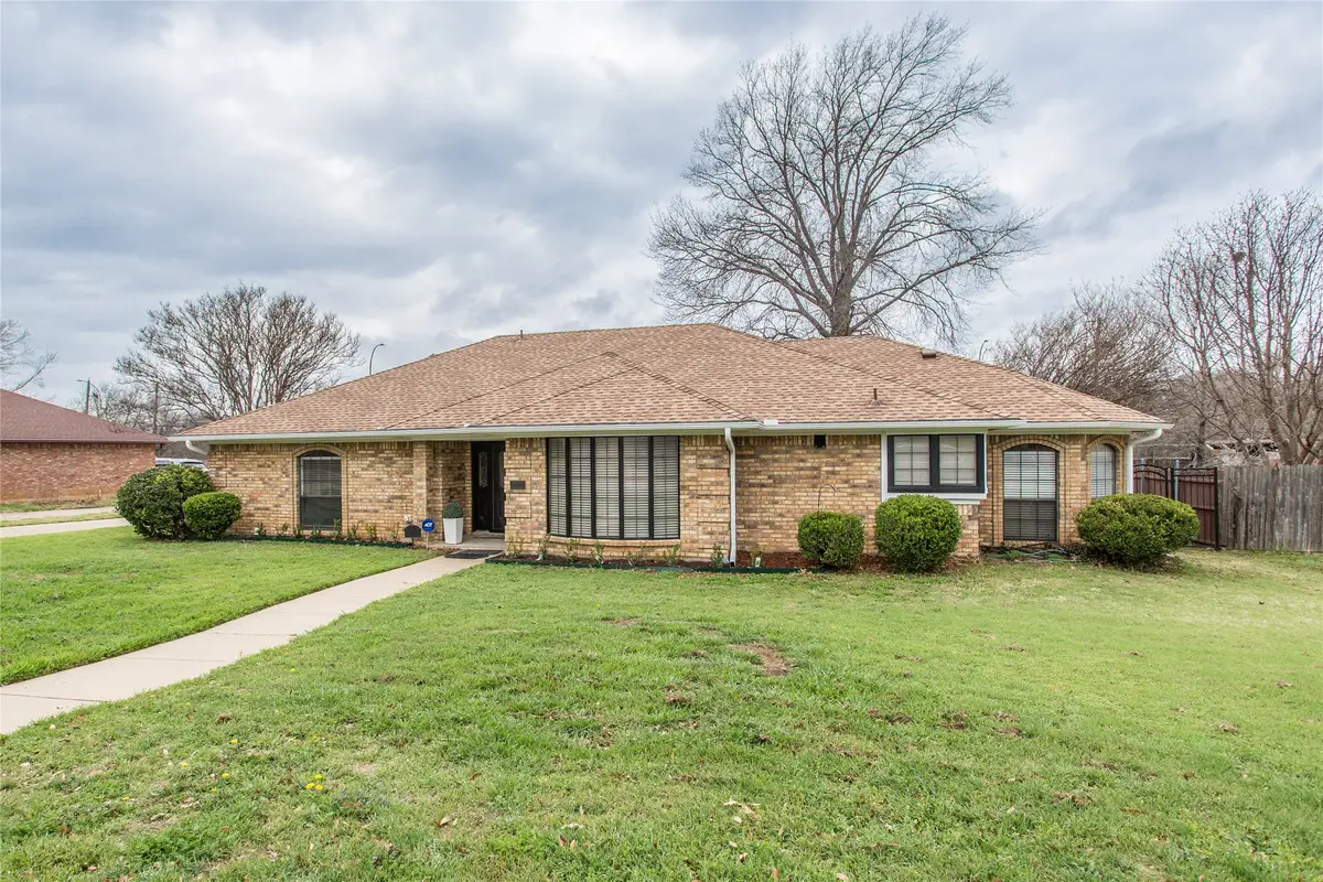 3102 Avon Drive, Arlington, TX 76015 - #1