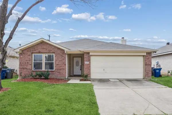 1577 Chivalry Lane, Little Elm, TX 75068