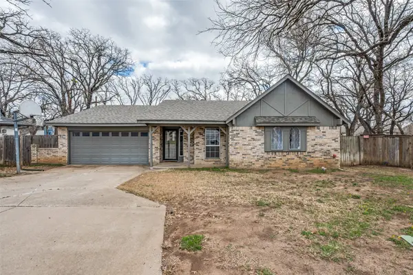 2116 Holt Road, Arlington, TX 76006