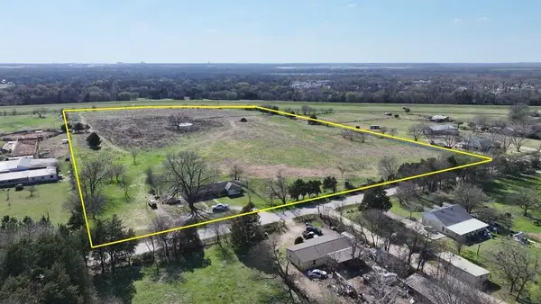 3131 Middlefield Road, Dallas, TX 75253