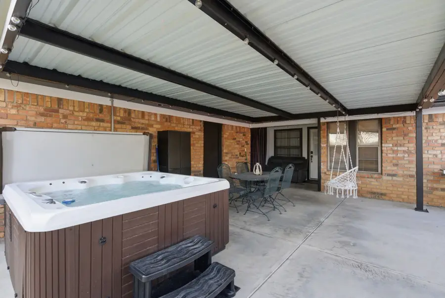 1008 Royal Lane, Graham, TX 76450 - #3