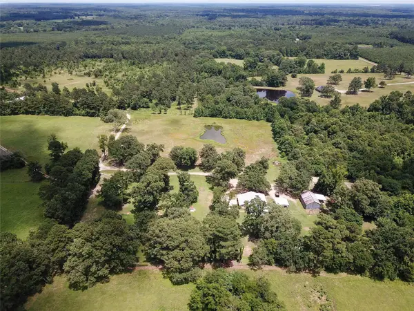 492 Cr 1107, Maud, TX 75567