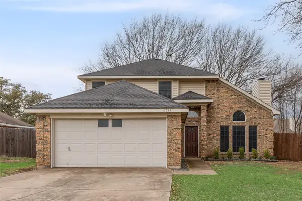 1647 Greenway Court, Midlothian, TX 76065