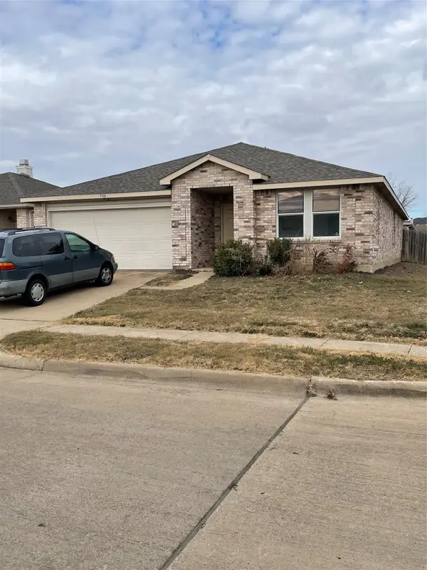 900 Rose Crystal Way, Fort Worth, TX 76179