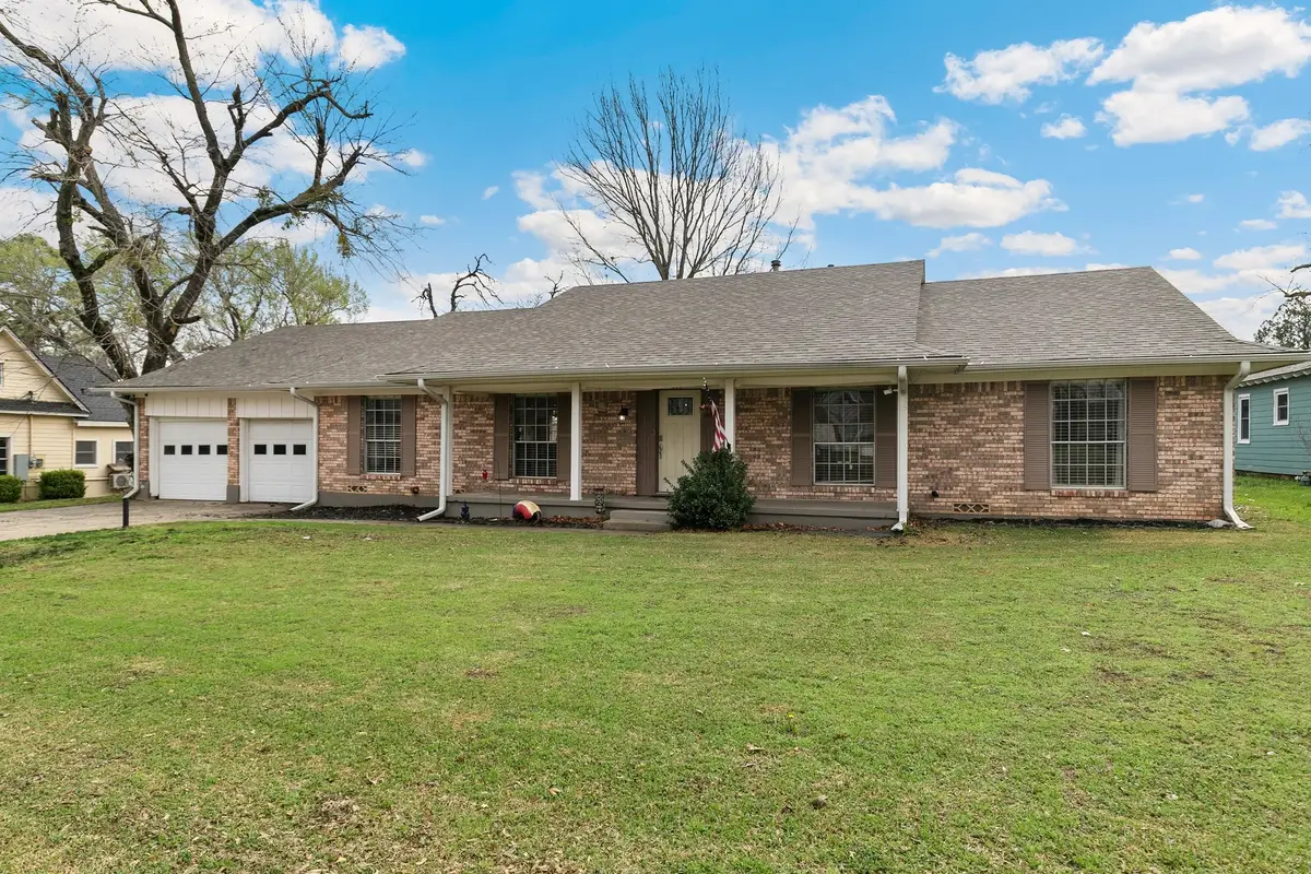 214 Center Street, Whitesboro, TX 76273 - #1