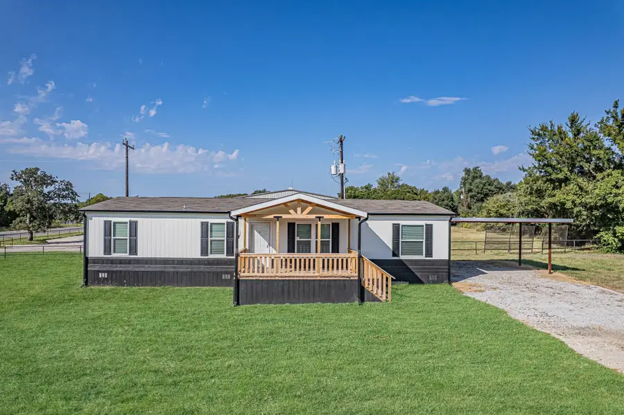 105 Beaver Creek Drive, Azle, TX 76020 - #2