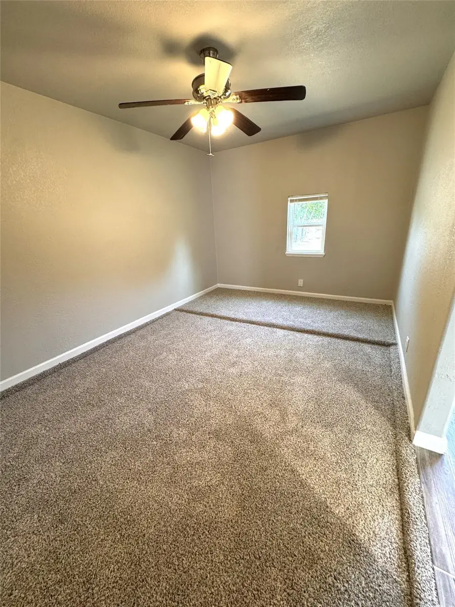 7005 Greenview Circle N, Fort Worth, TX 76120 - #3