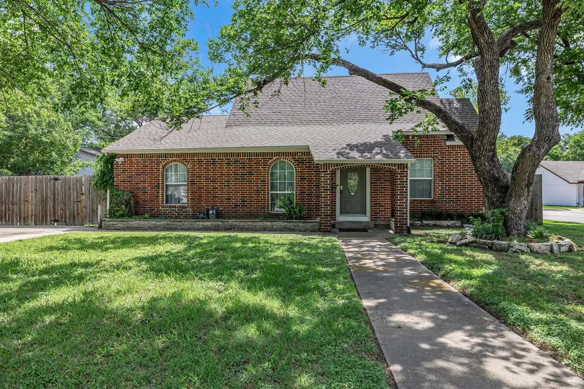 401 Magnolia Street, Arlington, TX 76012 - #1