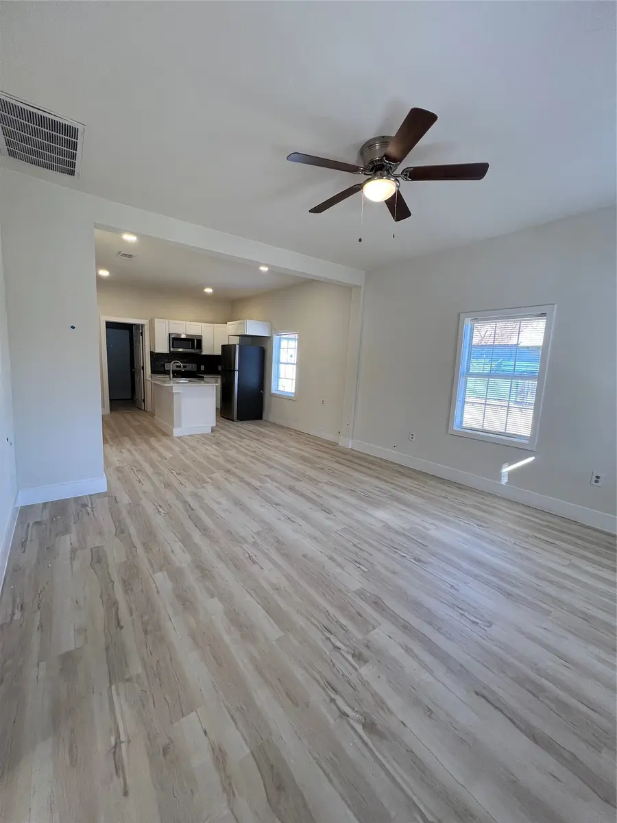 705 E 1st North Street, Kaufman, TX 75142 - #3