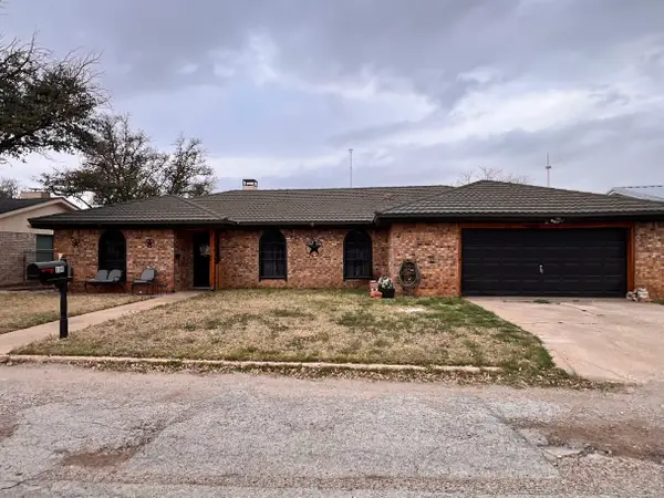108 East Avenue, Ballinger, TX 76821
