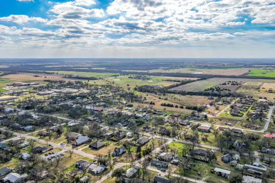 215 N 4th Street, Celeste, TX 75423 - #3