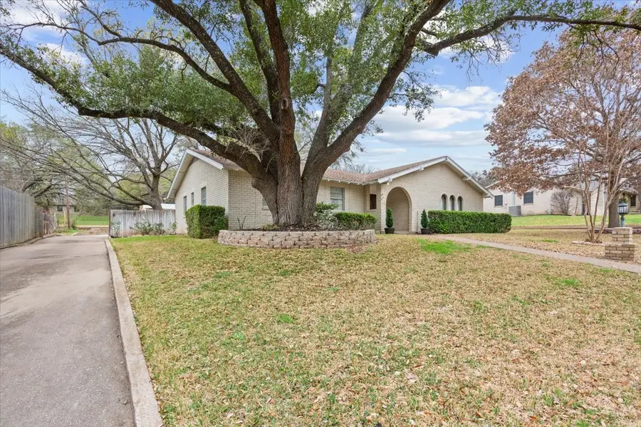 120 Wooded Crest Drive, Woodway, TX 76712 - #2