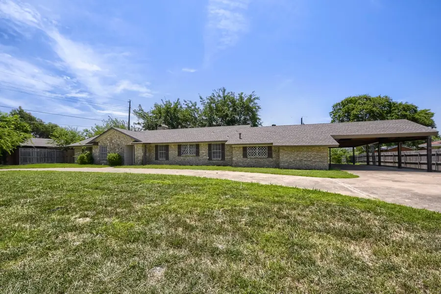 419 Allen Drive, Justin, TX 76247 - #2