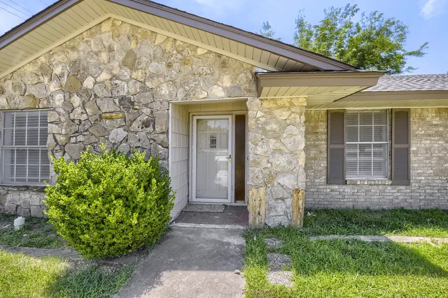 419 Allen Drive, Justin, TX 76247 - #3