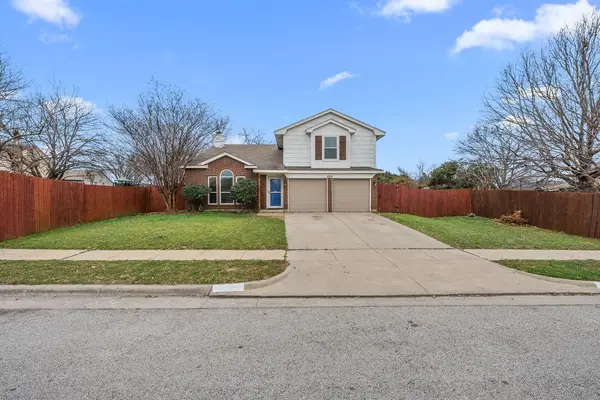 6104 Sandy Lane, Watauga, TX 76148