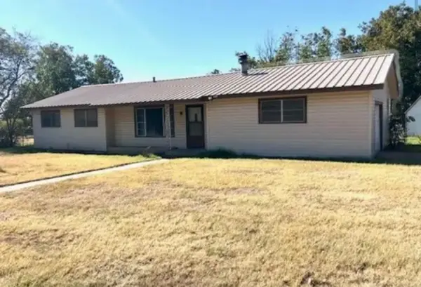 1111 N Reynolds, Throckmorton, TX 76483