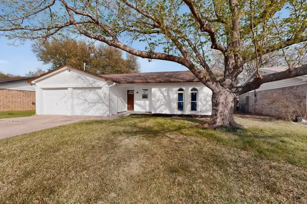 6820 Mickey Drive, Watauga, TX 76148