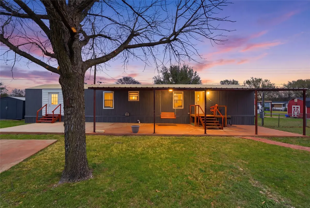 115 Saddle Horn Drive, Hewitt, TX 76643 - #1