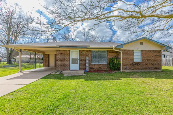 619 Dejay Street, Fairfield, TX 75840