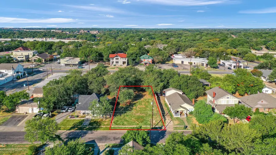 714 N Walnut Street, Sherman, TX 75090 - #2