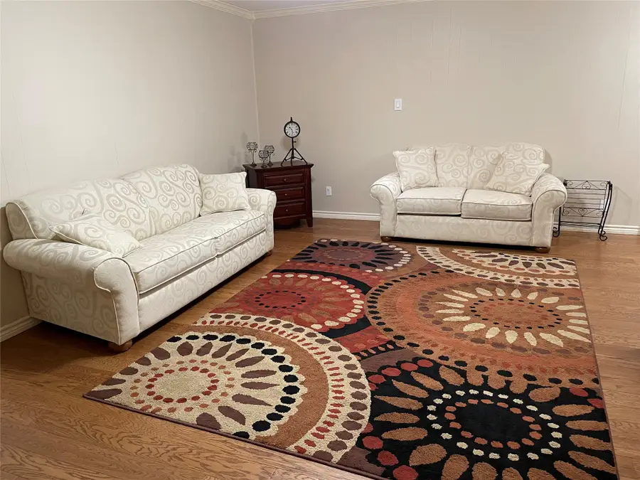1004 Gladstone Avenue, Azle, TX 76020 - #2