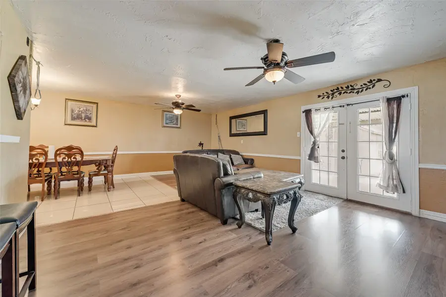 3924 Emerald Drive, Mesquite, TX 75150 - #3