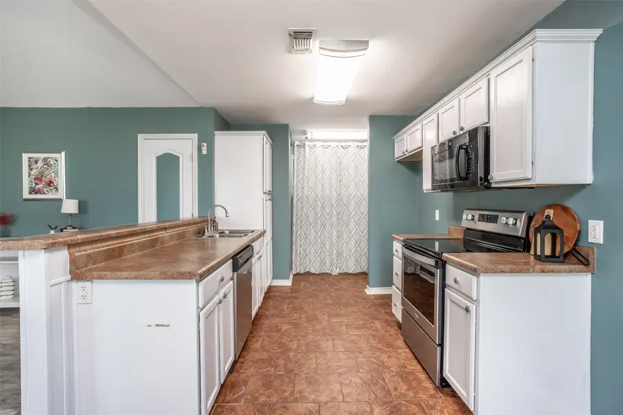 602 N Jordan Street, Whitesboro, TX 76273 - #3