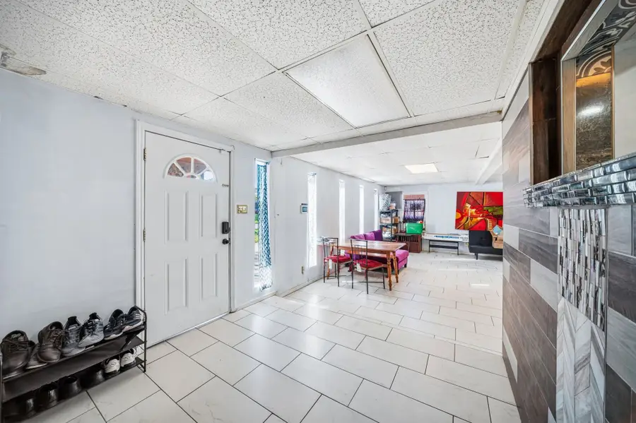 1716 John Smith Drive, Irving, TX 75061 - #2